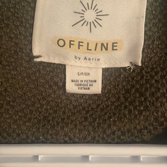 Fuzzy green camp sweater size small from Aeeie OFFLINE - Picture 3 of 4